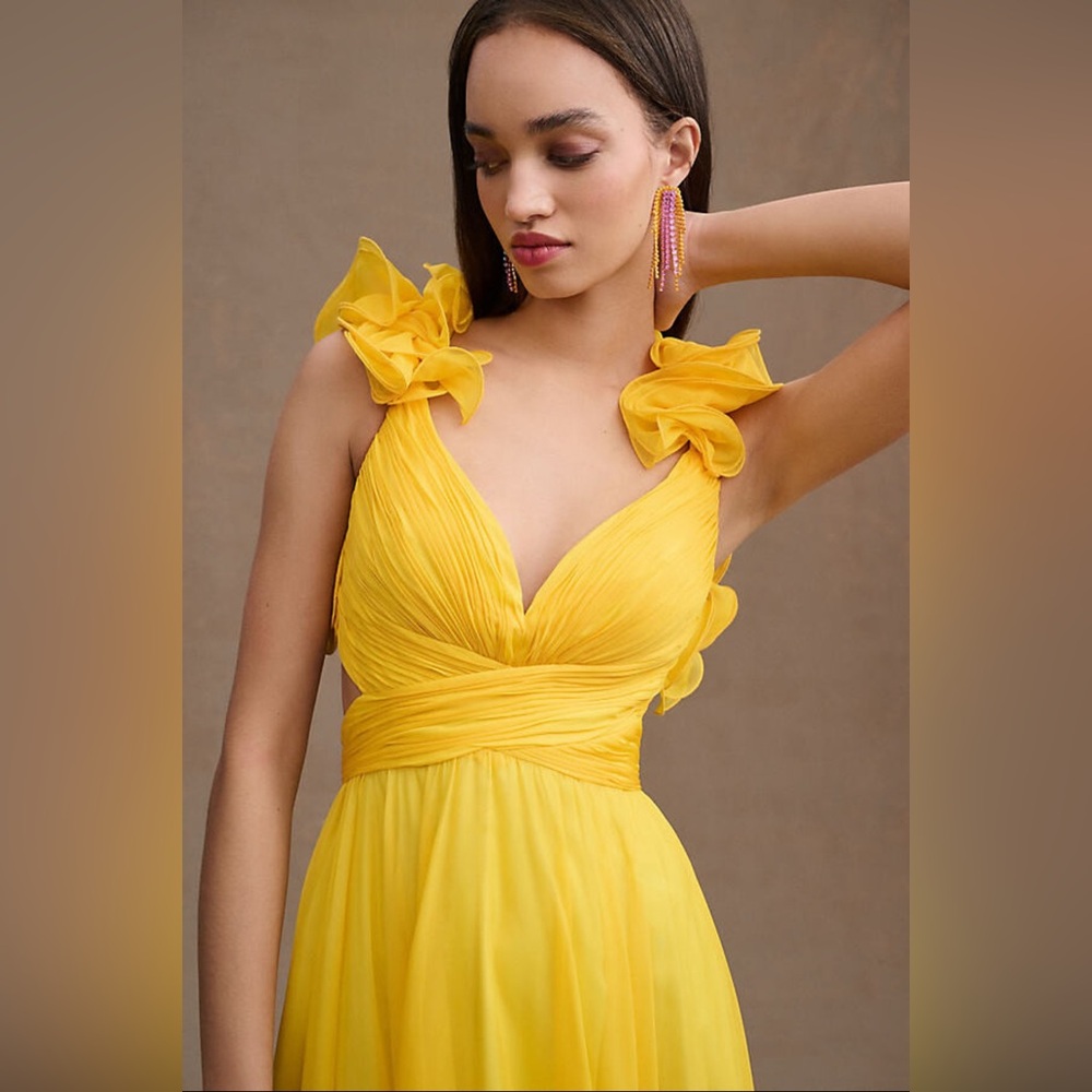 NWT Mac Duggal 67911 Neon Yellow Ruffle Tiered Cut-Out Chiffon Gown Size 4 - Picture 8 of 9